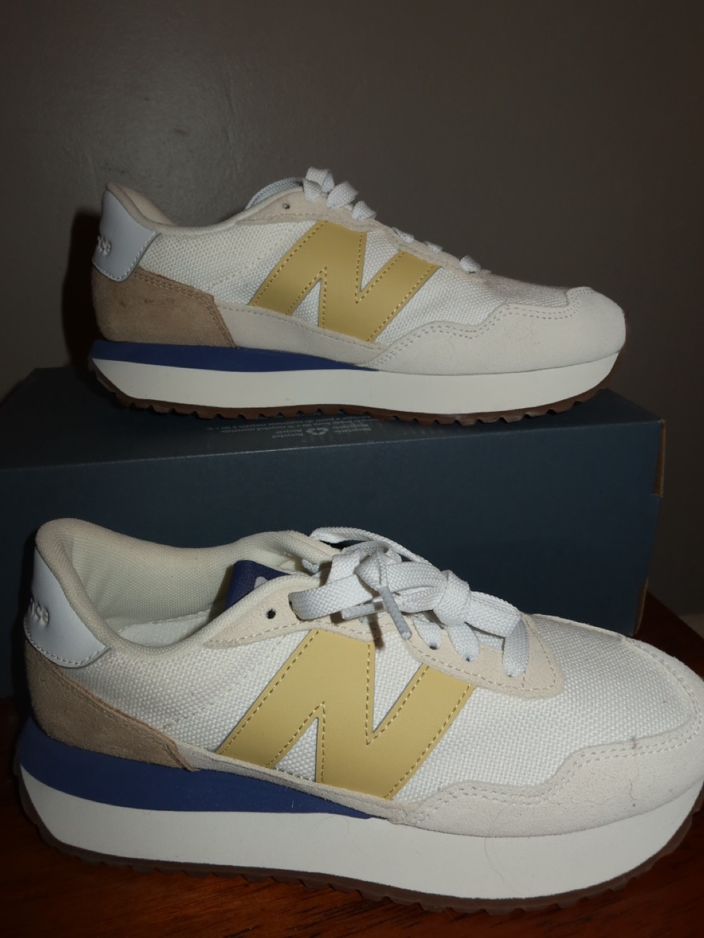 NWOT New Balance 237 Sneaker - Women's 7